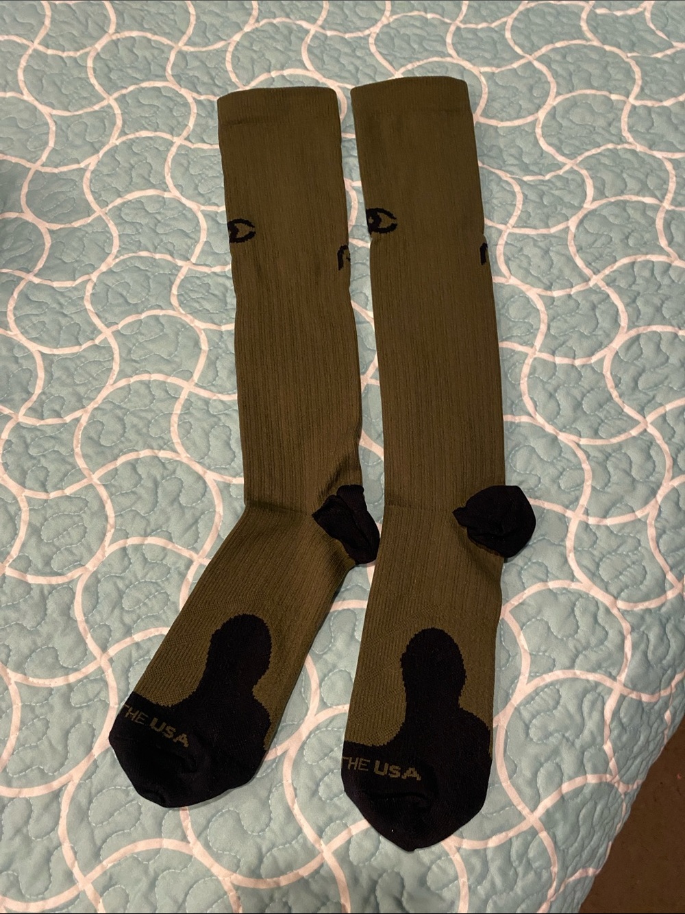 Women’s pro compression S/M Olive Green Crew Socks with Black Accents